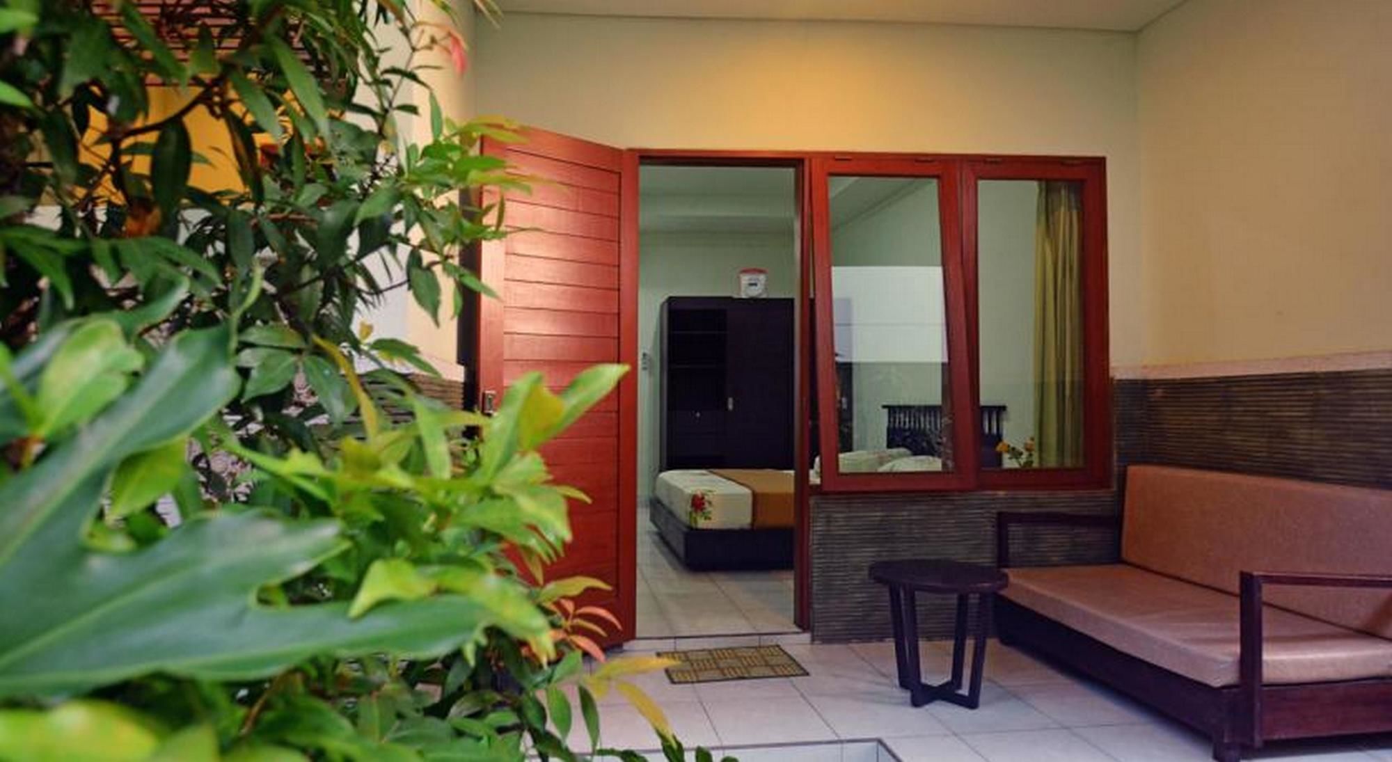Nida Gelogor Carik 324 Kuta (Bali)